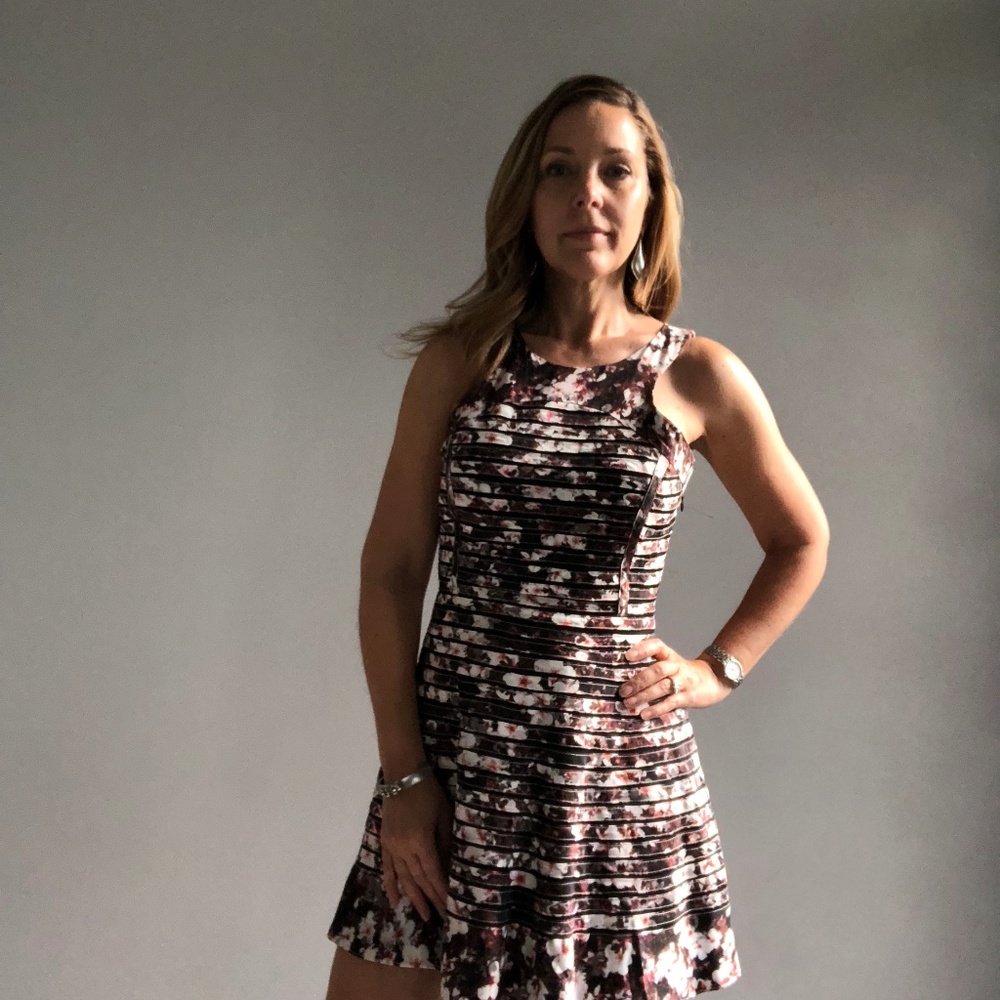Dress - Picture 3 of 7